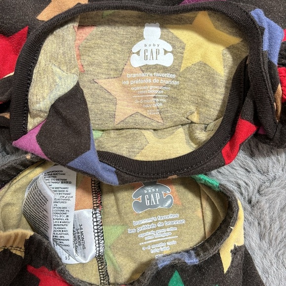 GAP 2piece star set. Size 3-6 months. - Picture 2 of 2